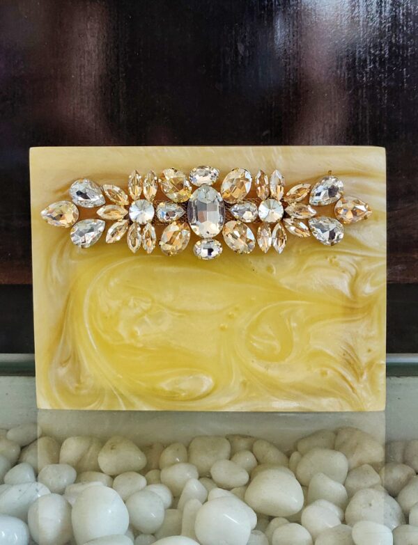 Resin handwork Clutch