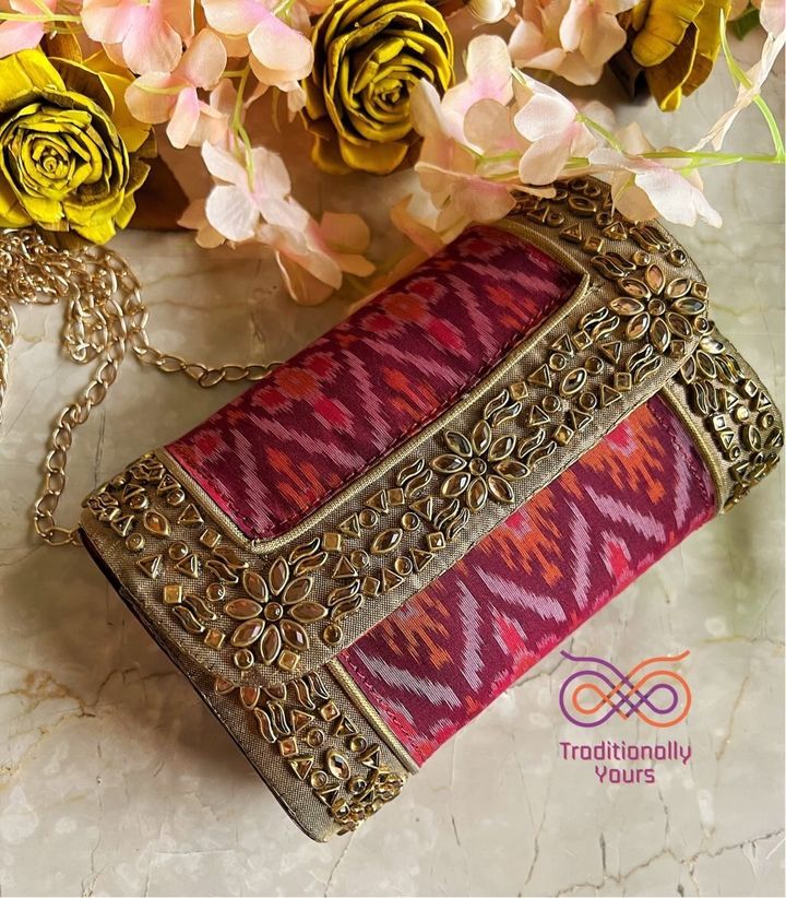 Handcrafted Beaded Clutchbag, 1 compartment, luxurious design -  Traditionally Yours