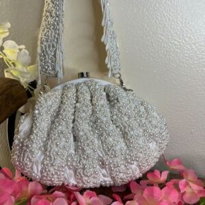 Half Framing Clutchpurse