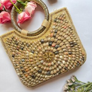 Shell bangle style clutchbag