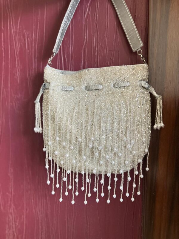 Tassels handcrafted potlibag