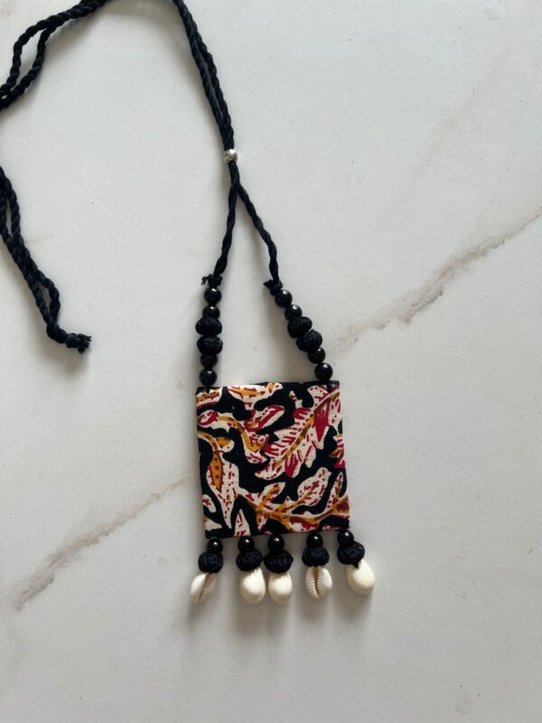 Fabric necklace